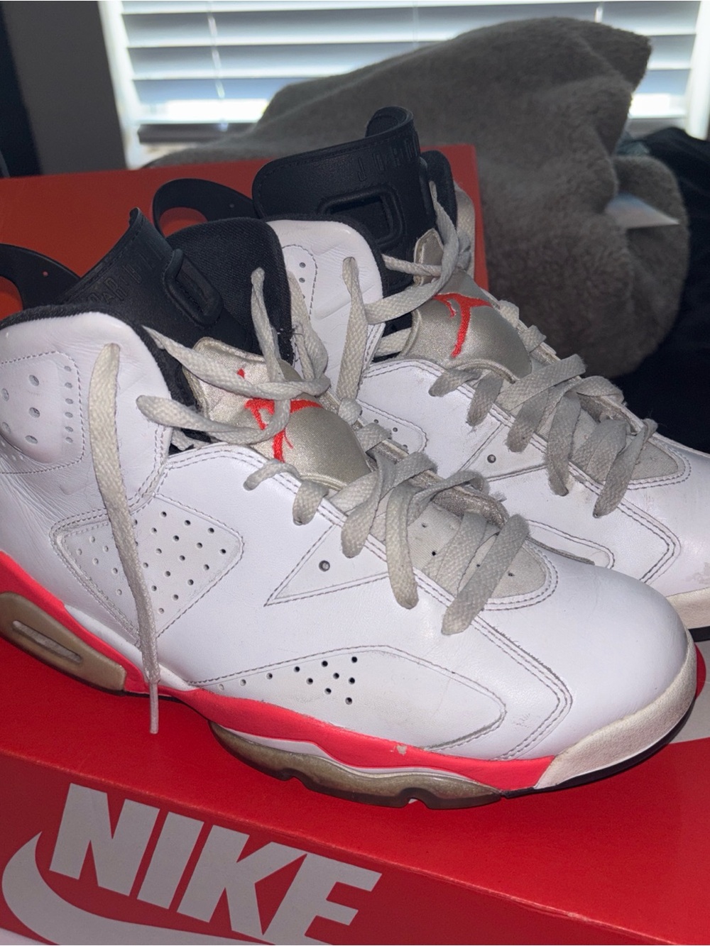 Nike White Black Red Air Jordan 6 Basketball Shoes